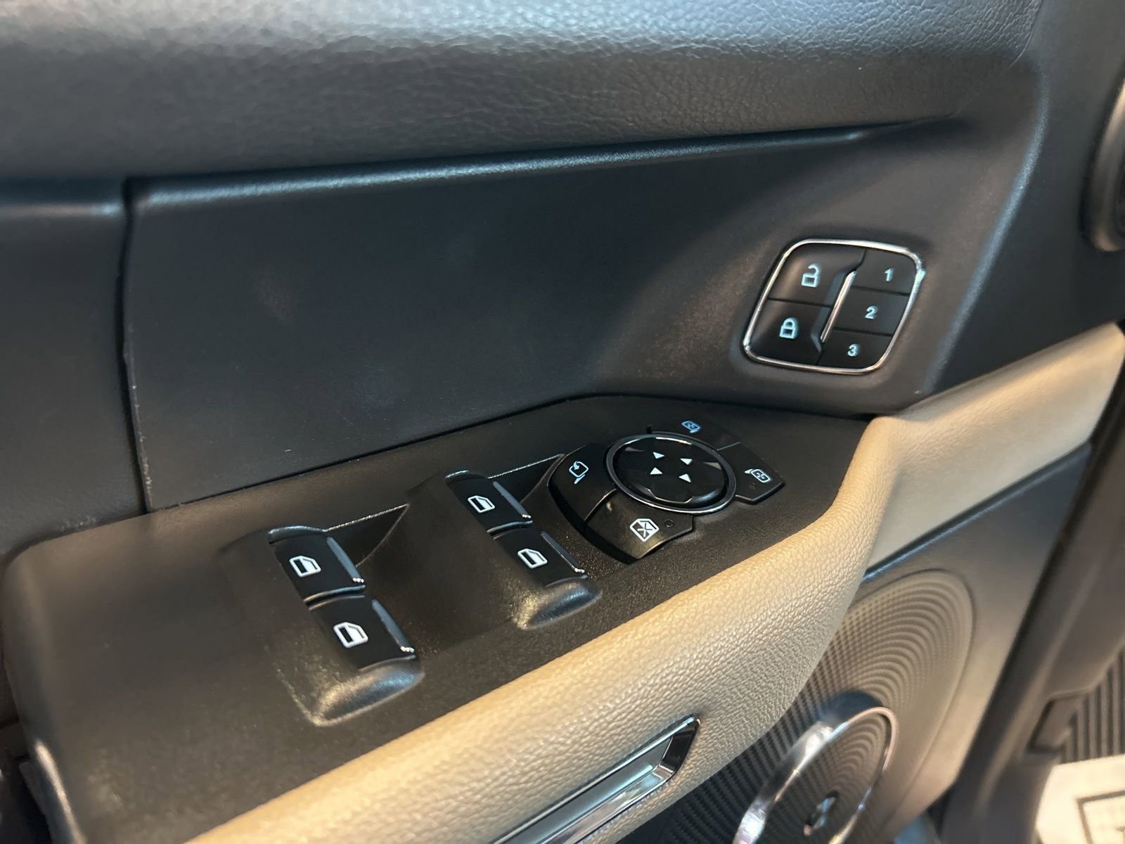 Used 2024 Ford Expedition Max Limited image 17