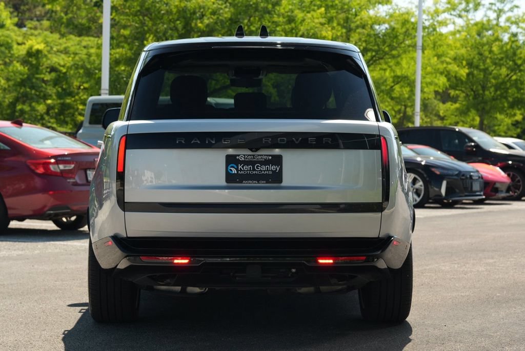 Used 2025 Land Rover Range Rover SE AWD/4WD image 15