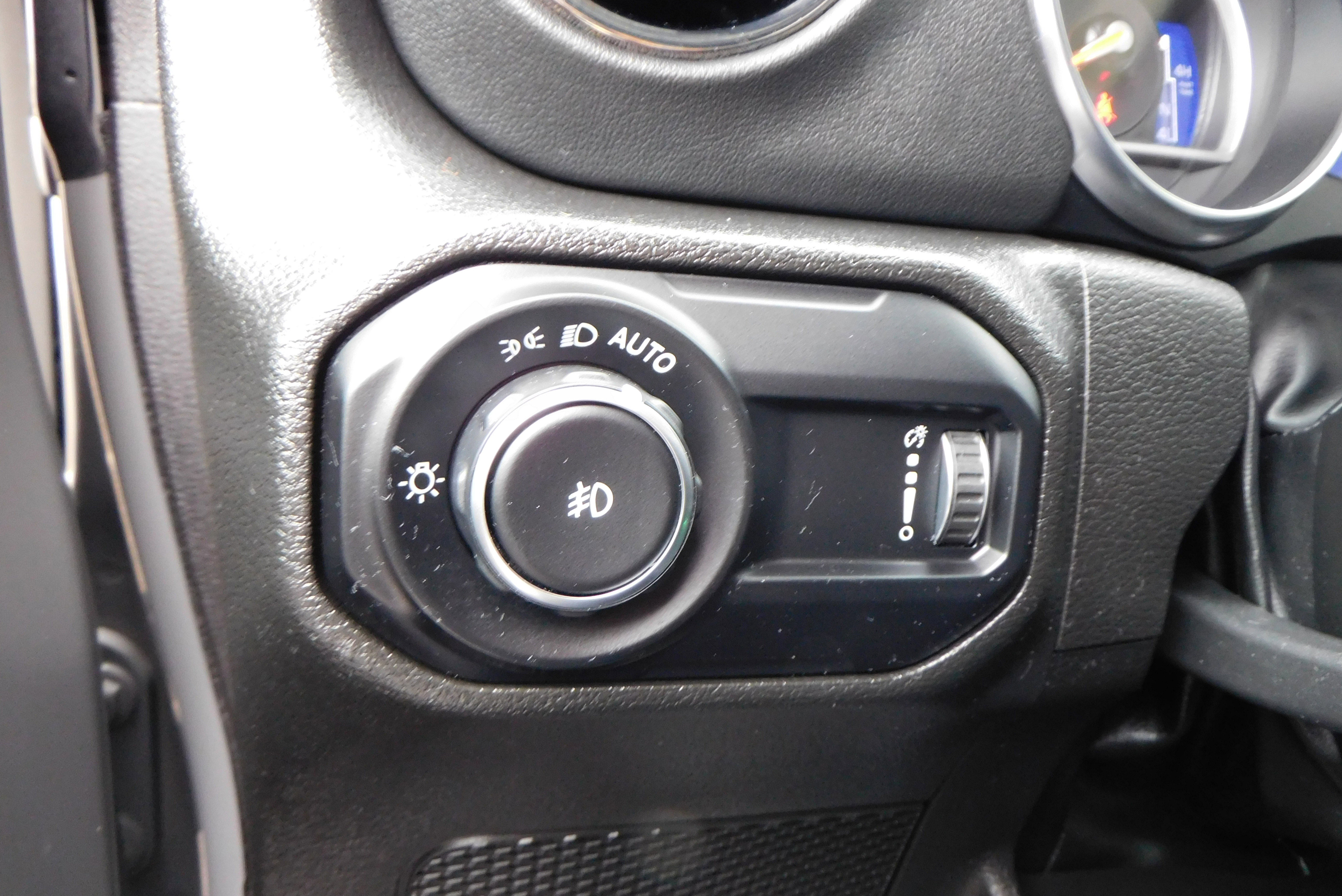 Used 2023 Jeep Wrangler High Altitude image 14