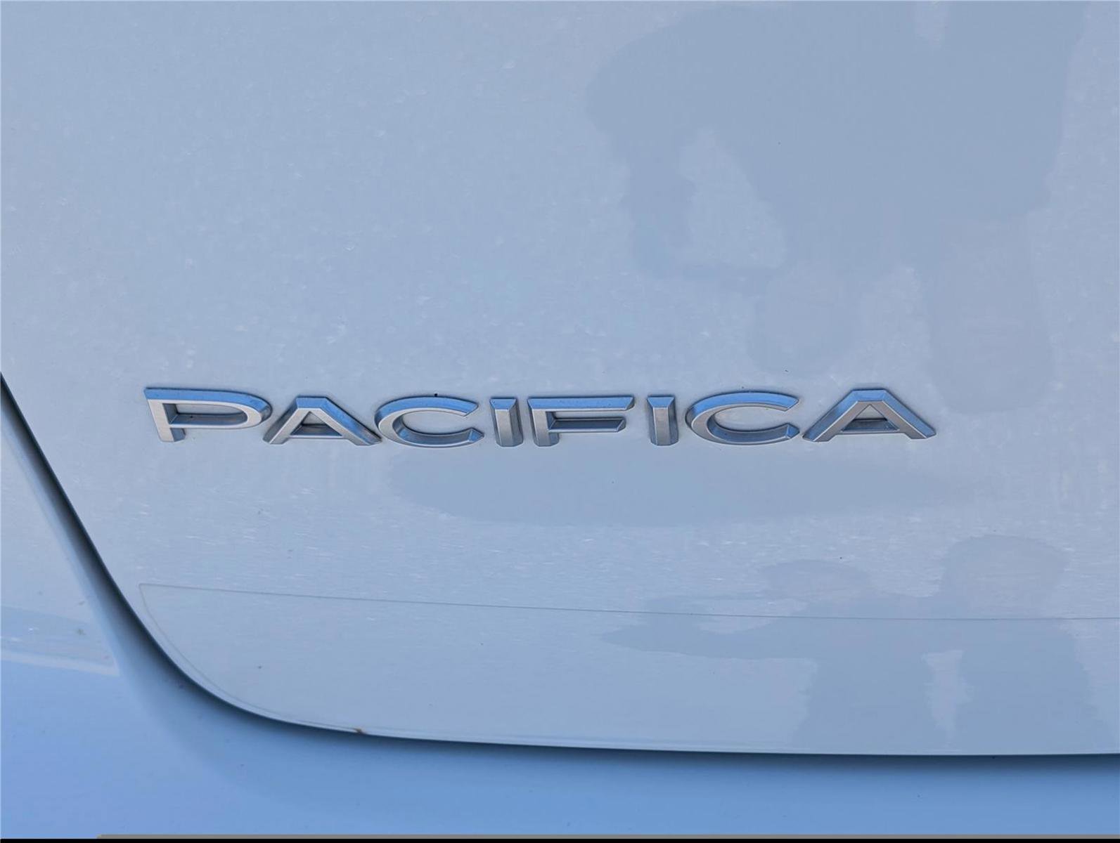 Used 2021 Chrysler Pacifica Pinnacle AWD/4WD image 9