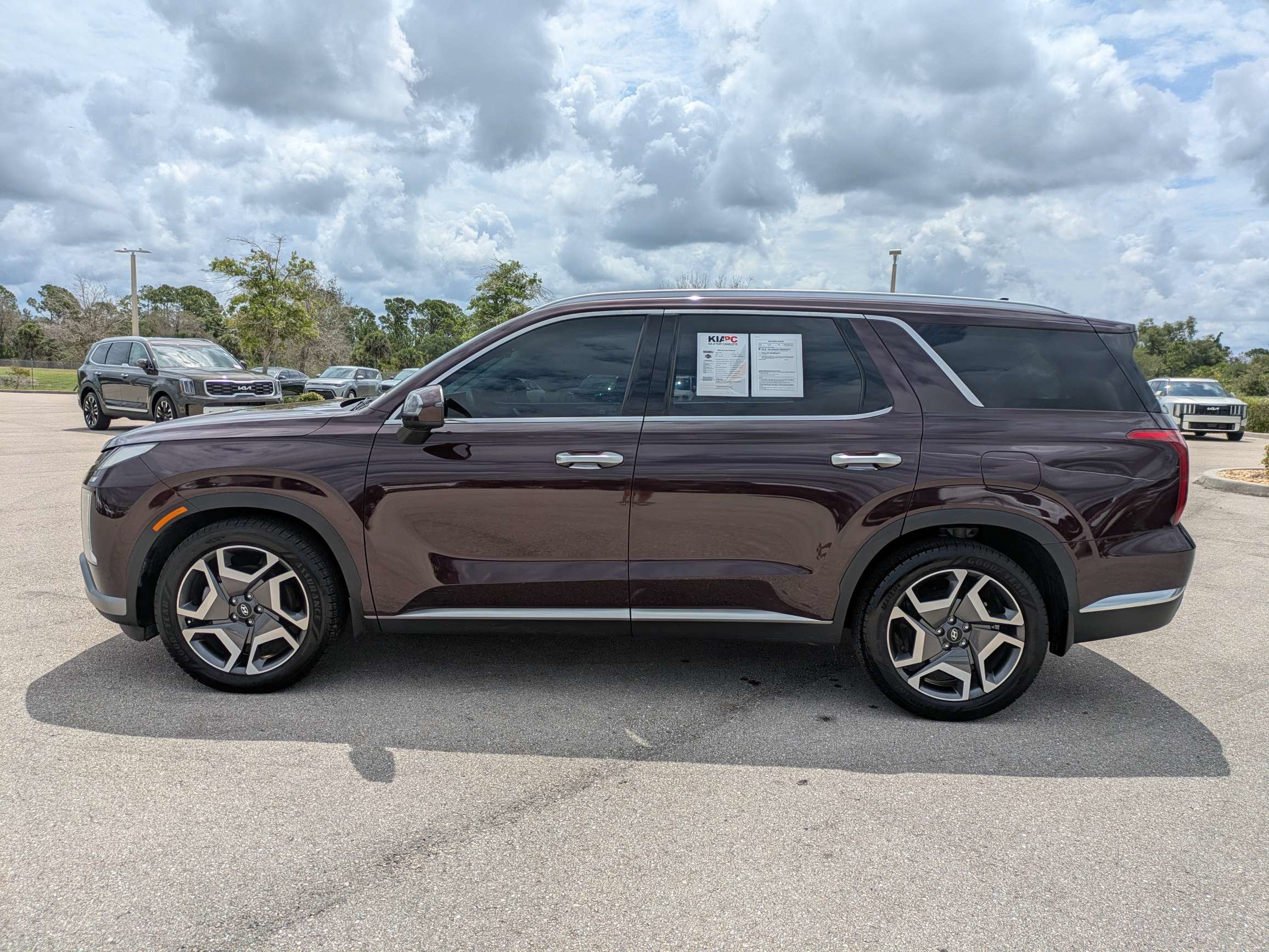 Used 2023 Hyundai Palisade Limited FWD image 8
