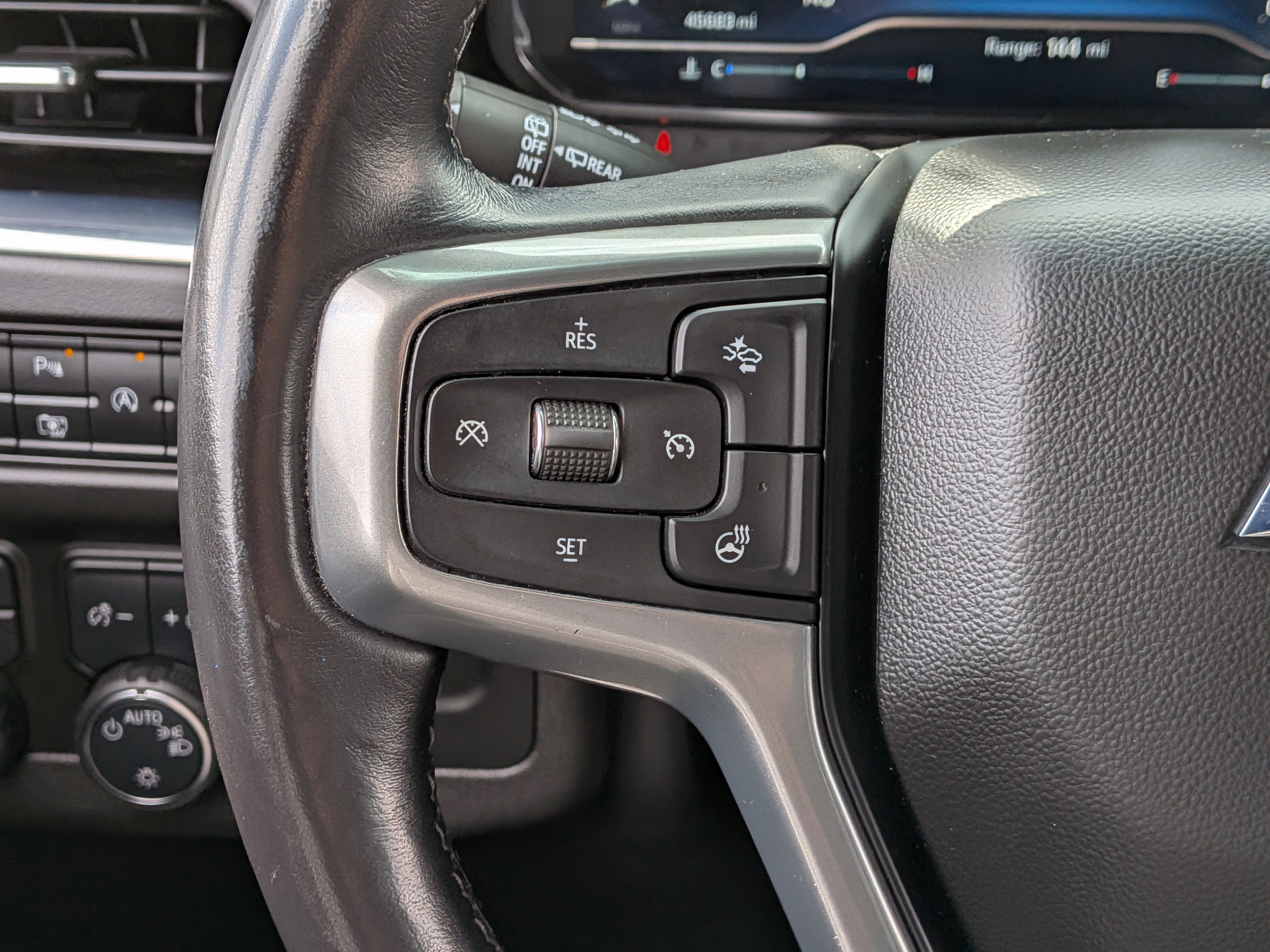 Used 2022 Chevrolet Tahoe LT w/ Luxury Package AWD/4WD image 35