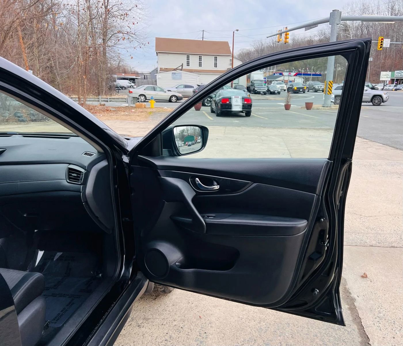 Used 2017 Nissan Rogue S image 16