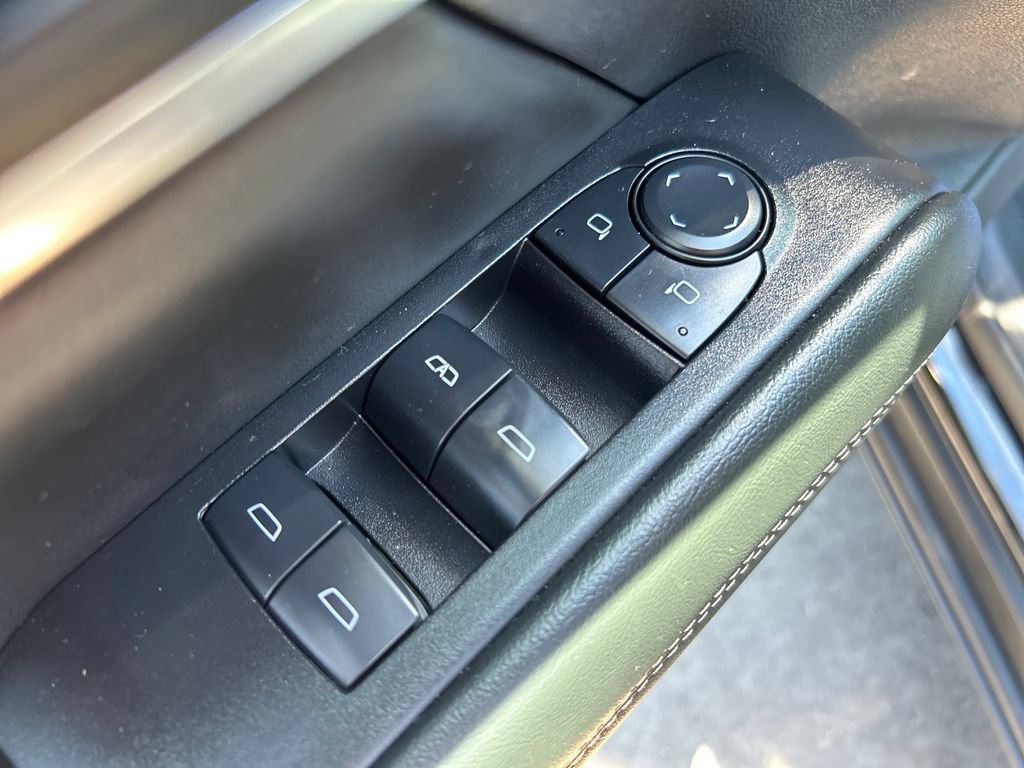 Used 2025 GMC Terrain Elevation AWD/4WD image 18