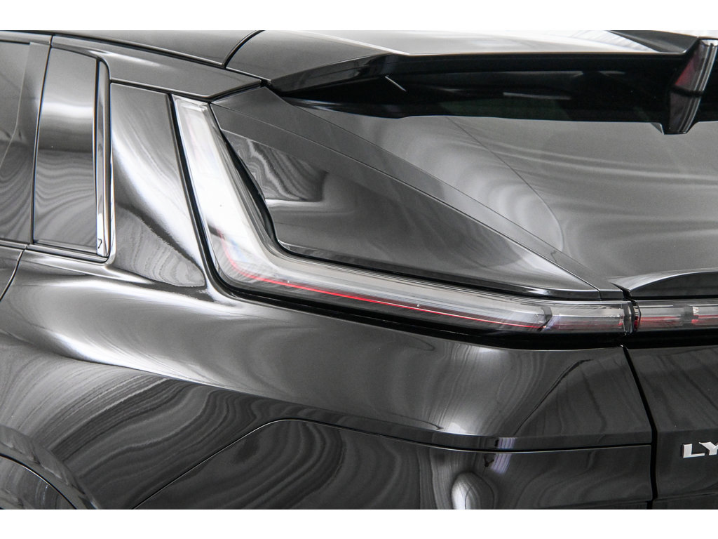 New 2026 Cadillac Lyriq V AWD/4WD image 10