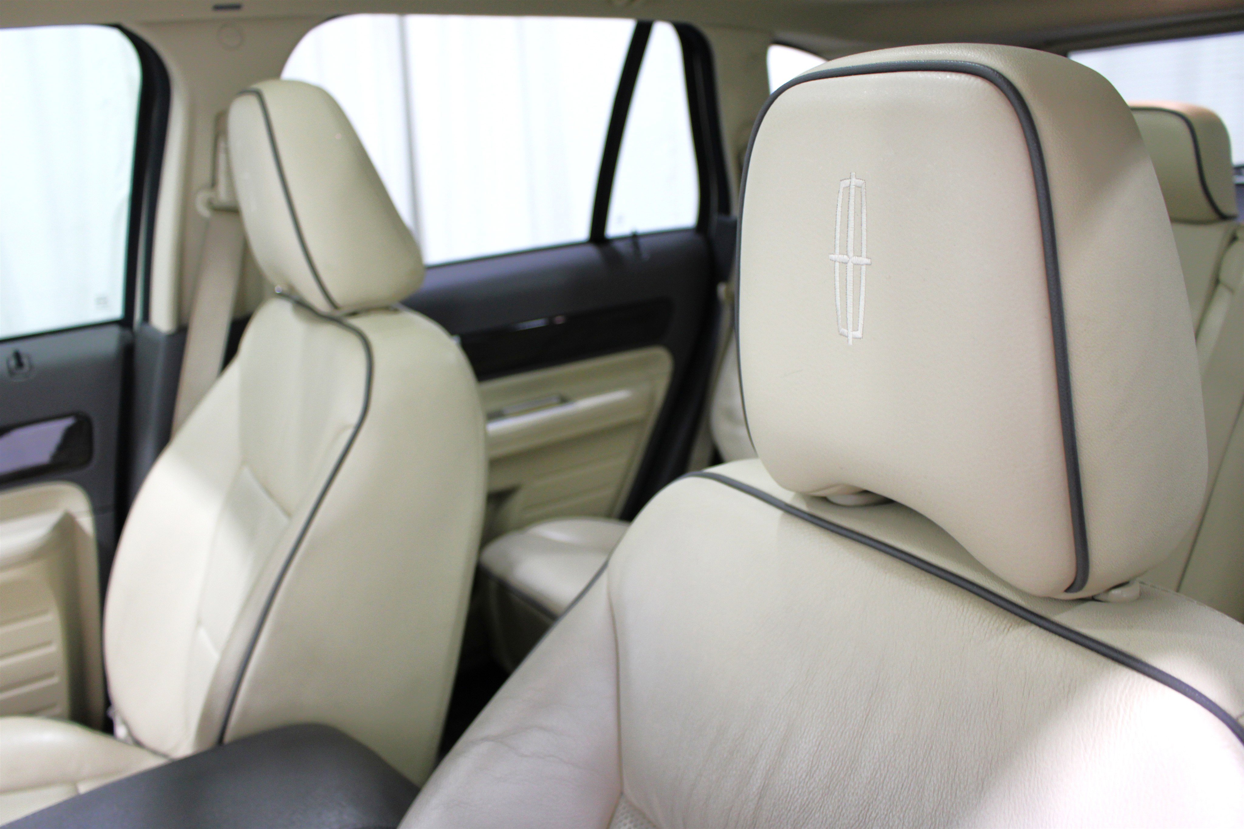 Used 2008 Lincoln MKX AWD image 4