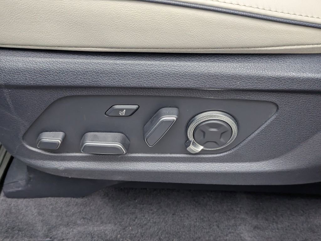 Used 2024 Hyundai Palisade Calligraphy image 19