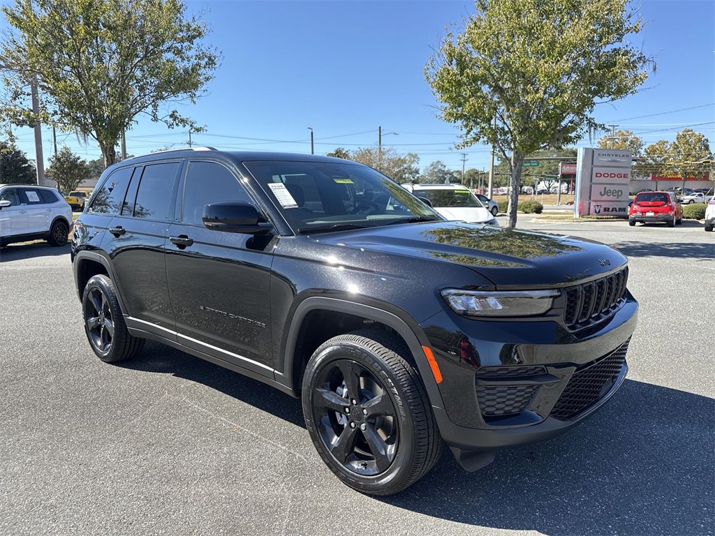 New 2025 Jeep Grand Cherokee Altitude
