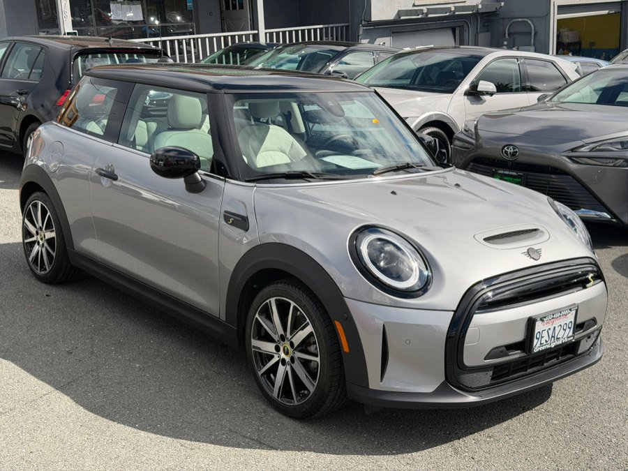 Used 2023 MINI Cooper SE image 3