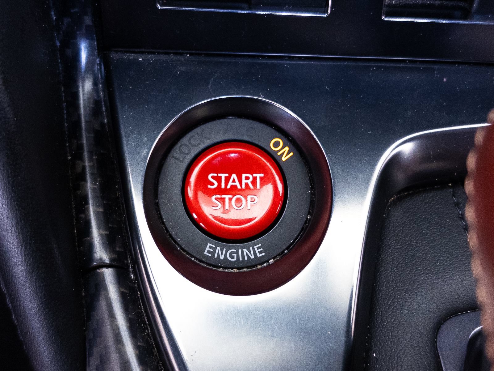 Used 2020 Nissan GT-R Premium w/ Premium Interior Package AWD/4WD image 35