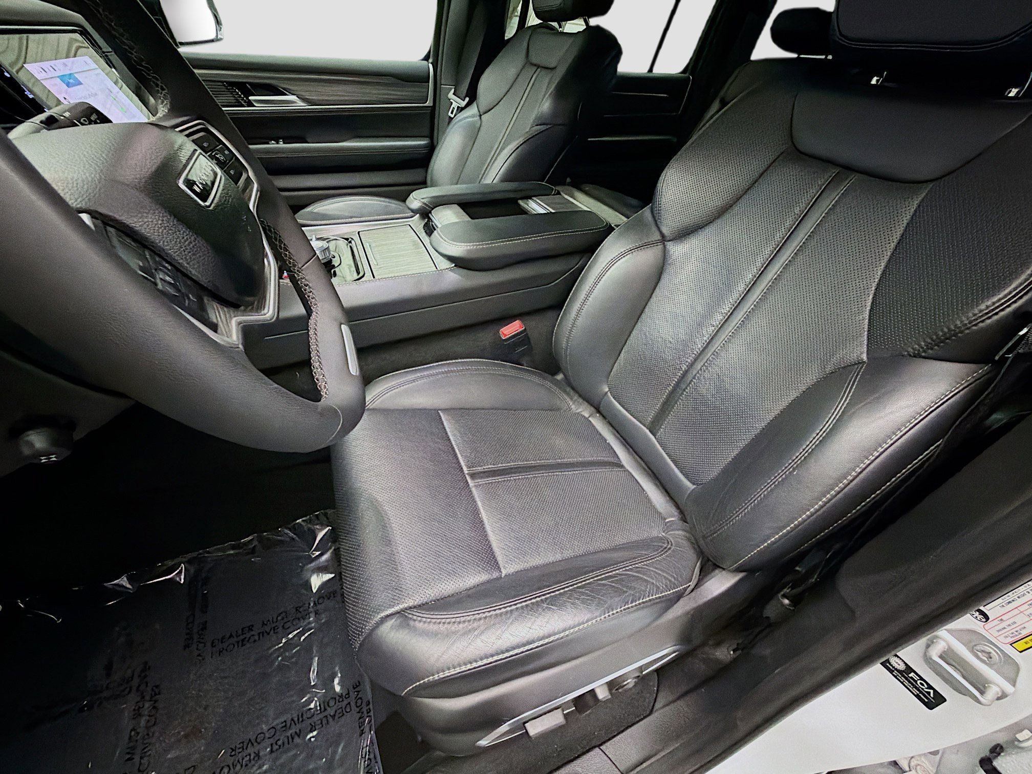Used 2024 Jeep Wagoneer L Series III w/ Flexible Seating Group AWD/4WD image 11