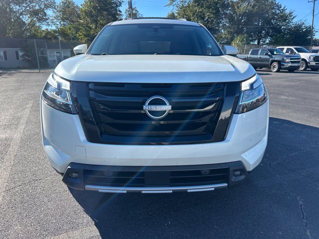Used 2024 Nissan Pathfinder Platinum AWD/4WD image 7