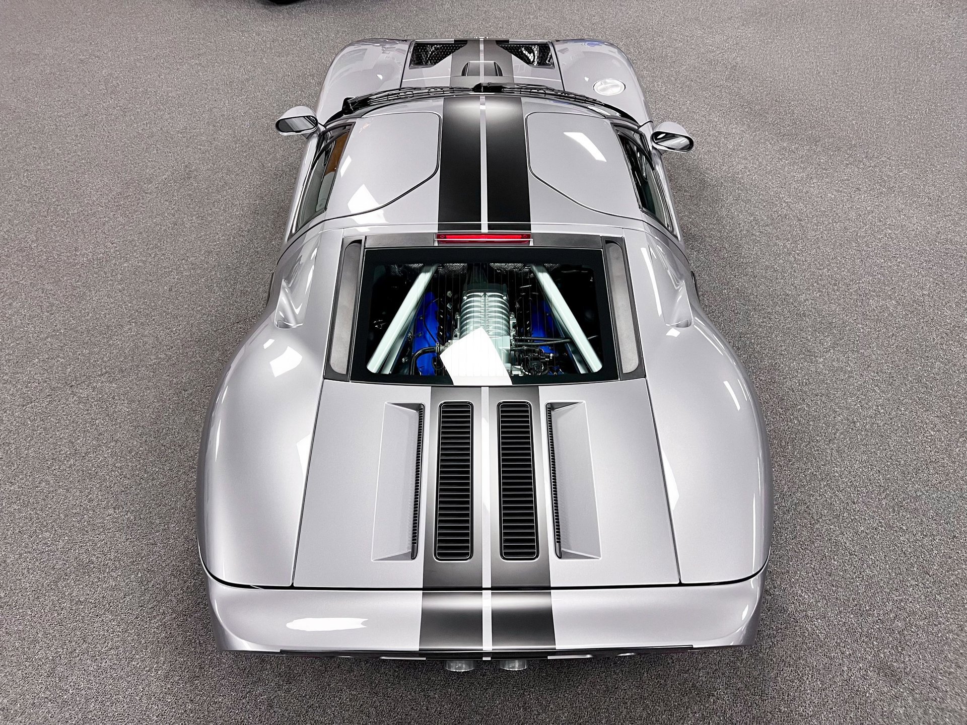 Used 2006 Ford GT RWD image 9