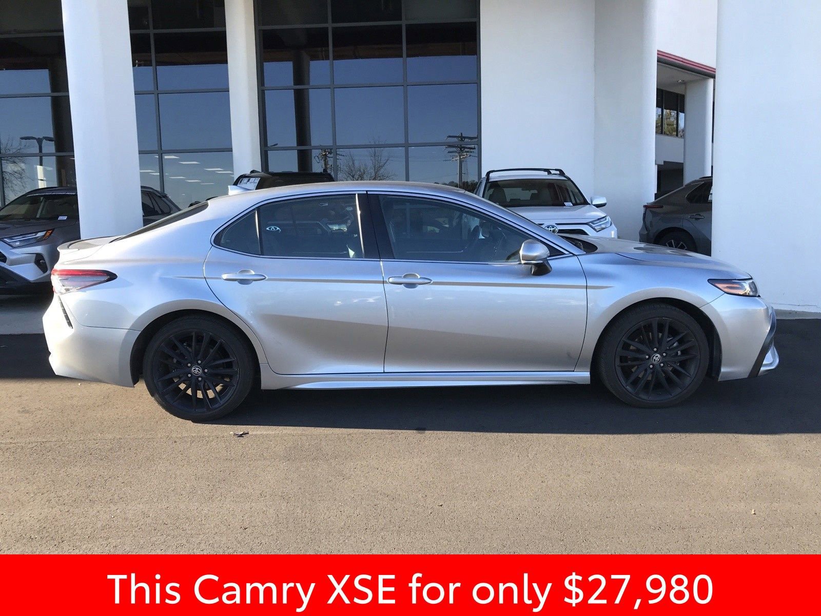Used 2023 Toyota Camry XSE image 5