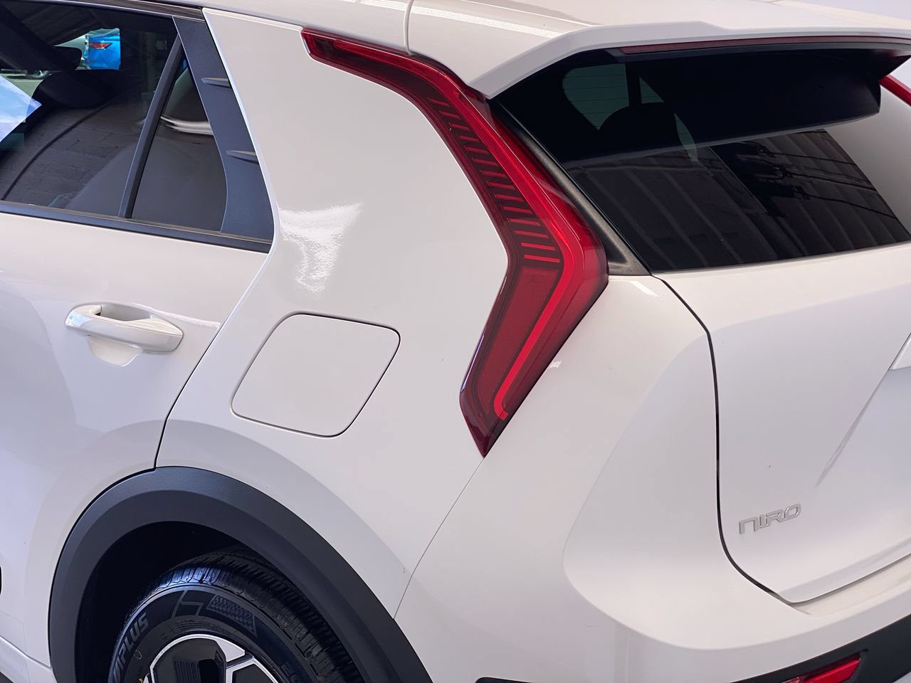 Certified 2025 Kia Niro LX FWD image 9