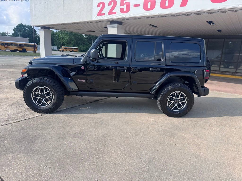 Used 2024 Jeep Wrangler Unlimited Rubicon AWD/4WD image 2