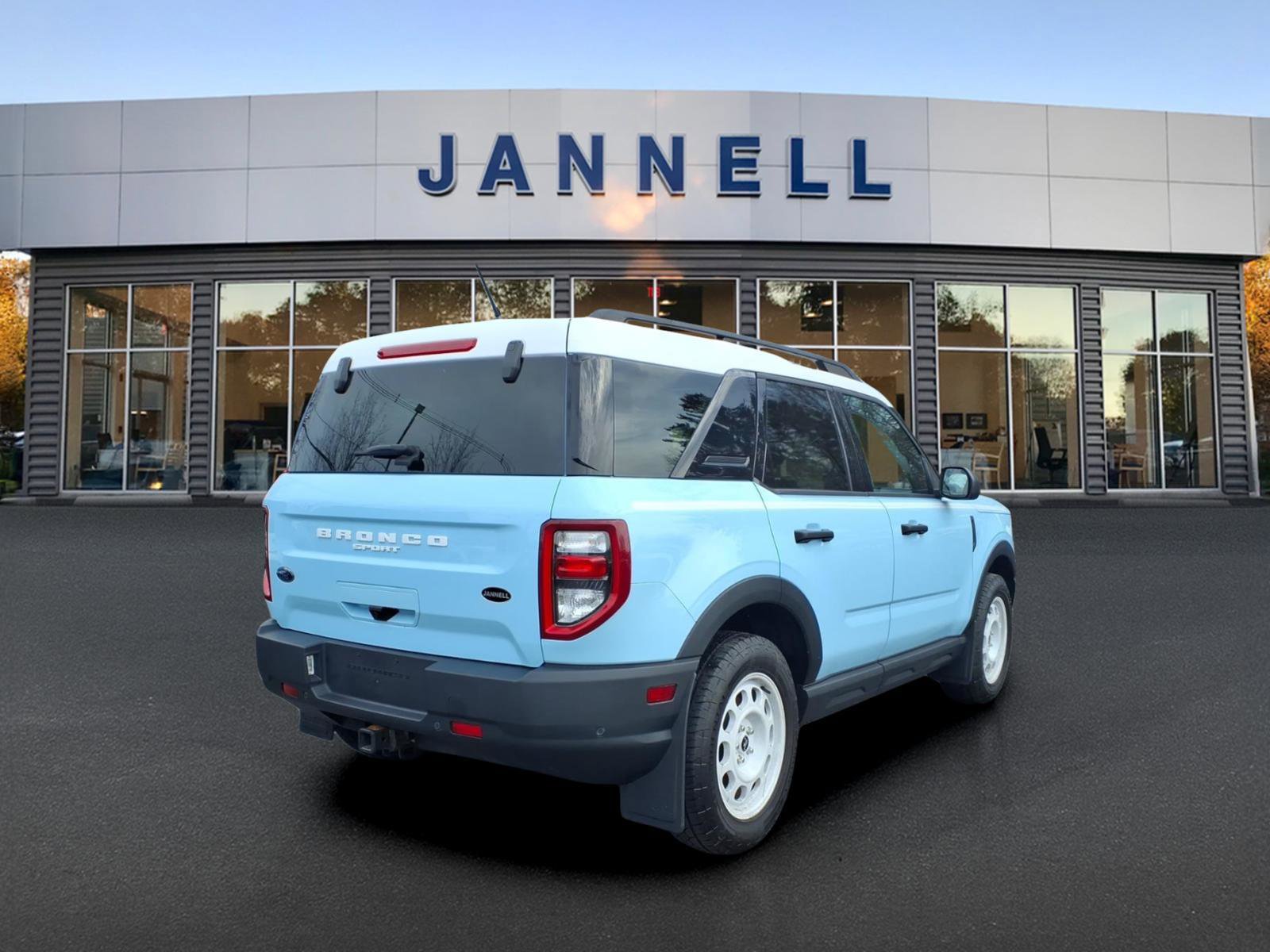 Used 2023 Ford Bronco Sport Heritage w/ Heritage Convenience Package AWD/4WD image 5