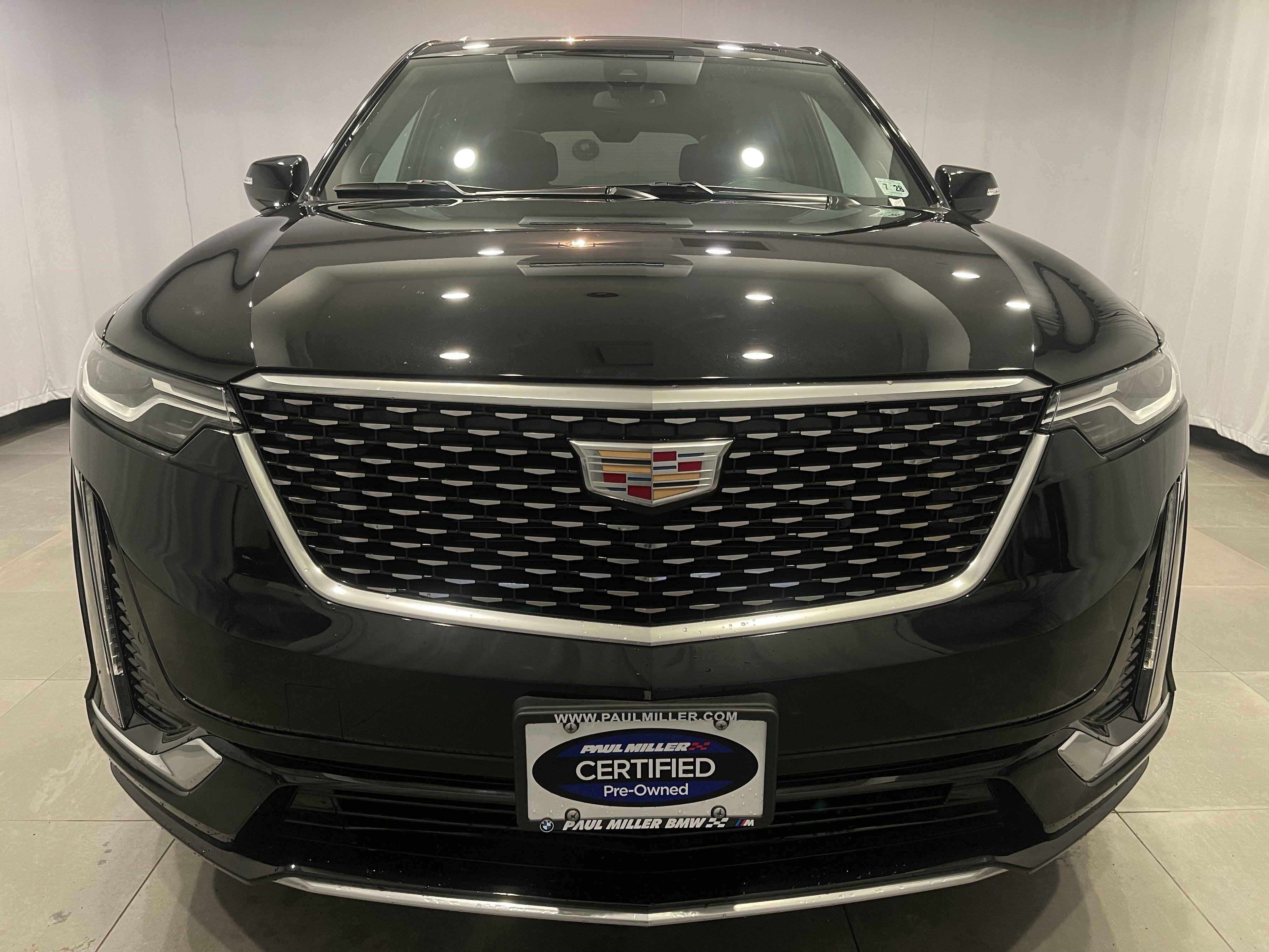 Used 2023 Cadillac XT6 Premium Luxury image 2