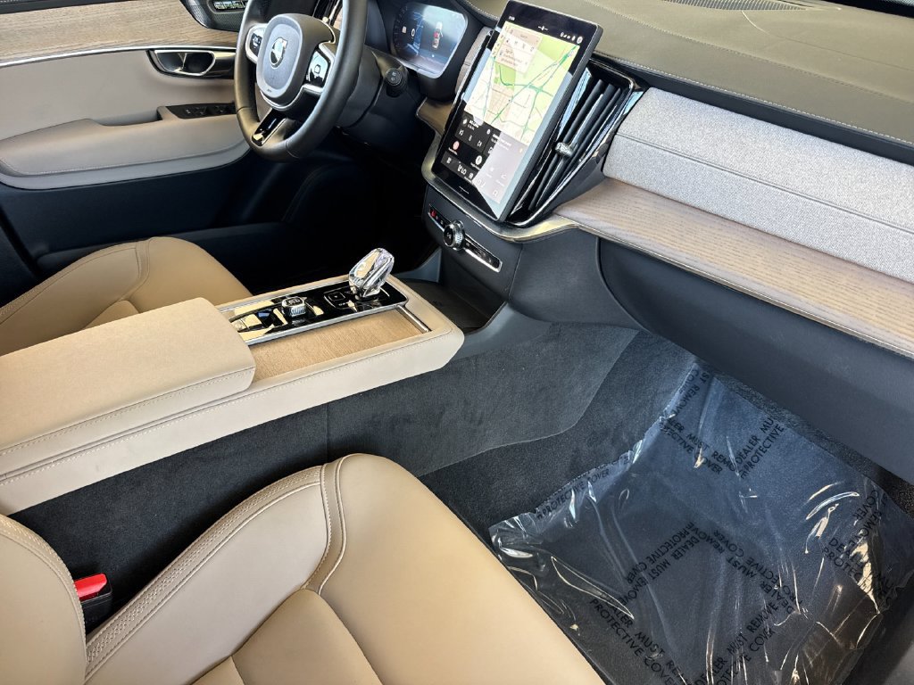 Certified 2026 Volvo XC90 B6 Plus AWD/4WD image 16