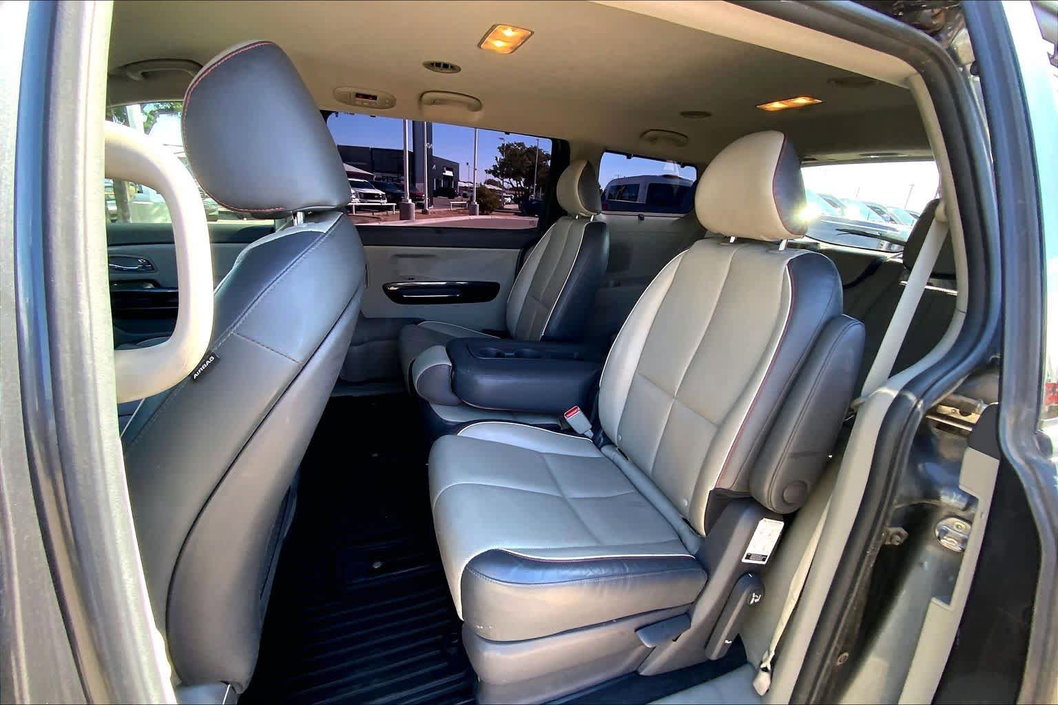 Used 2017 Kia Sedona EX FWD image 21