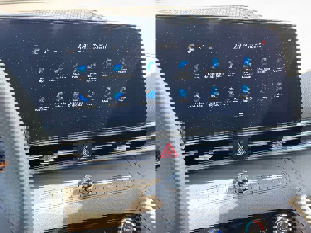 Used 2024 Hyundai Elantra SEL image 27