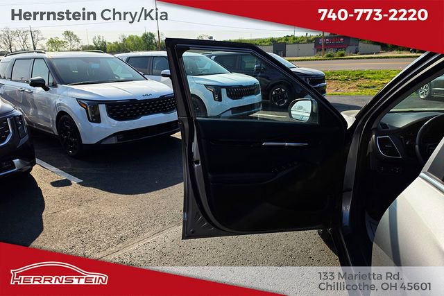 Used 2023 Kia Seltos S AWD/4WD image 14