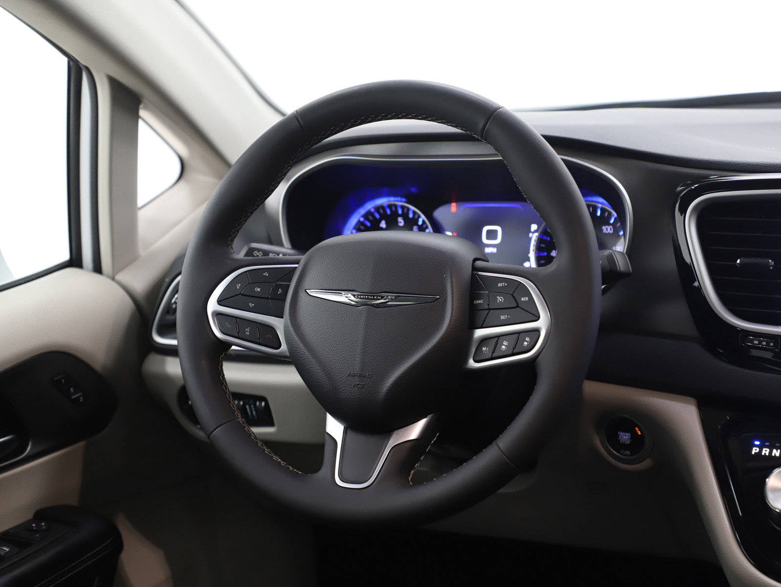 Used 2022 Chrysler Pacifica Touring-L image 15