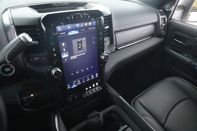 Used 2024 RAM 2500 Limited image 30