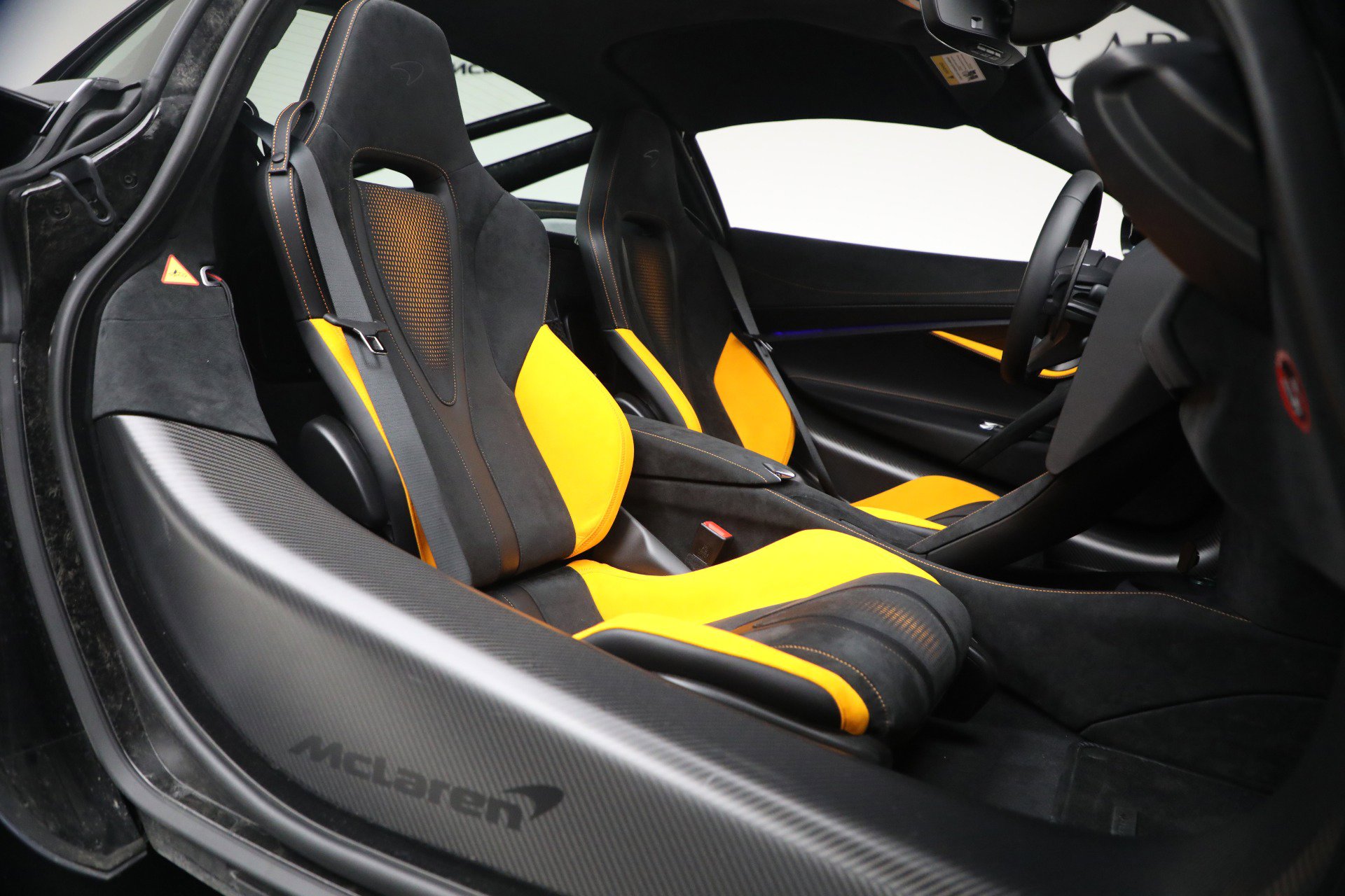 Used 2024 McLaren 750S image 24