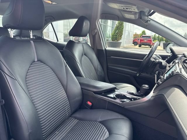 Used 2019 Toyota Camry SE FWD image 21