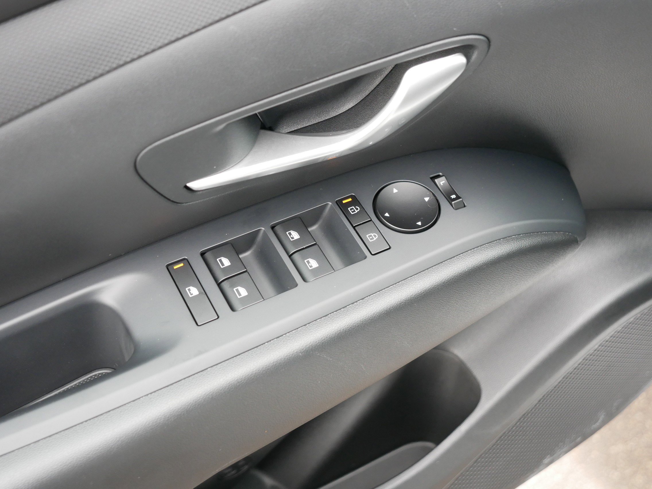 Certified 2025 Hyundai Santa Cruz SEL image 19