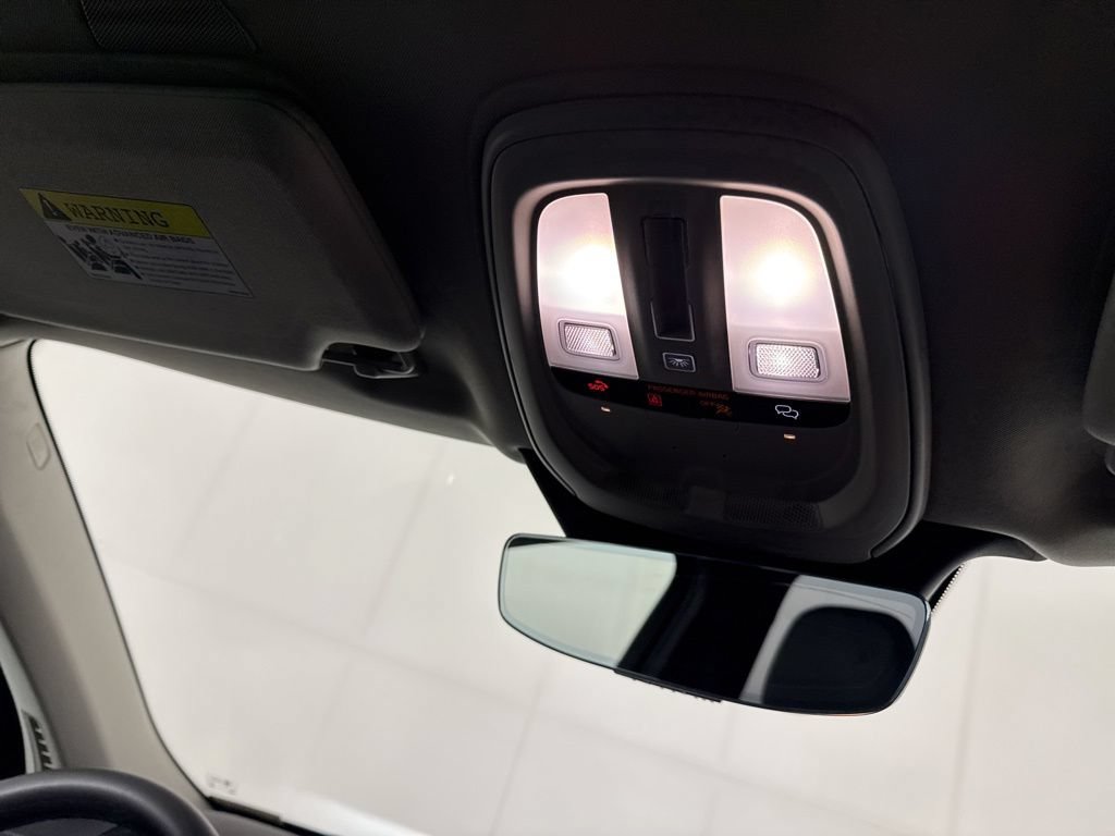Used 2025 Volvo XC90 B6 Plus AWD/4WD image 11