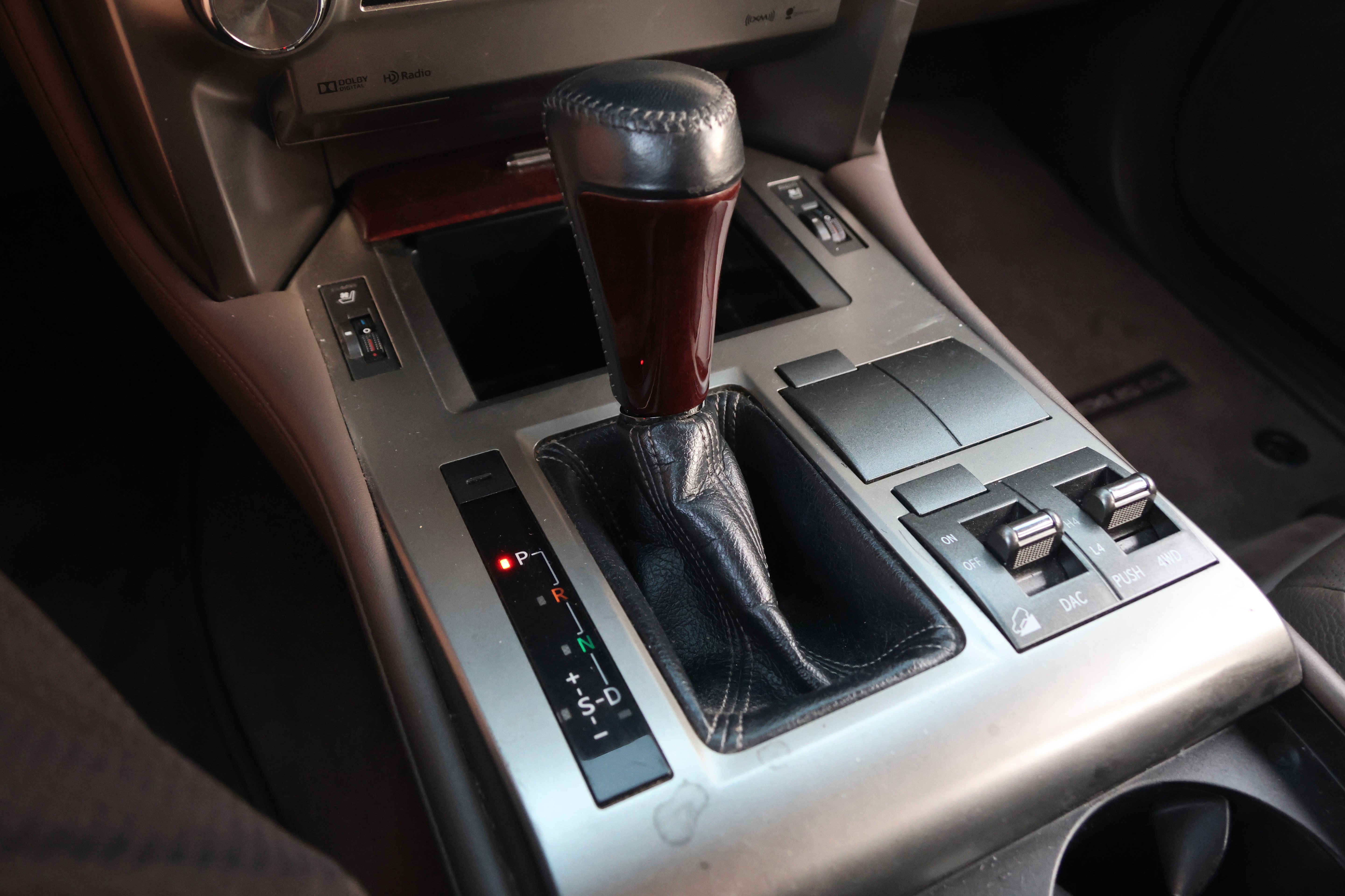 Used 2015 Lexus GX 460 w/ Premium Package image 28