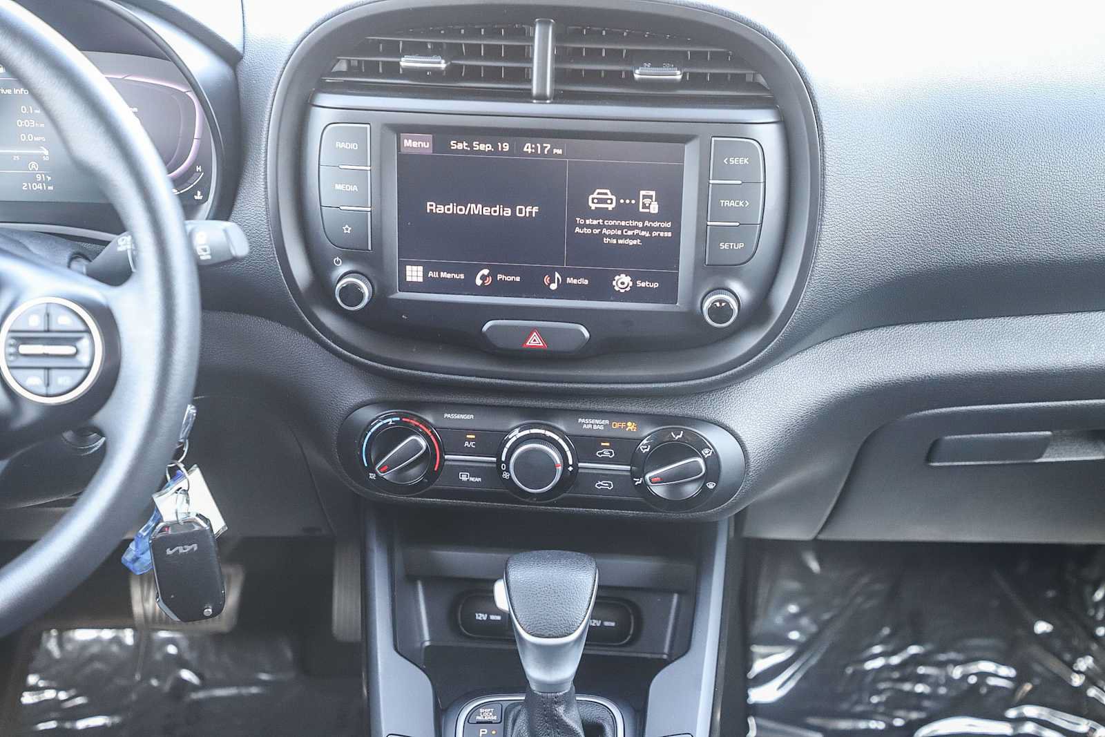 Used 2023 Kia Soul LX FWD image 16