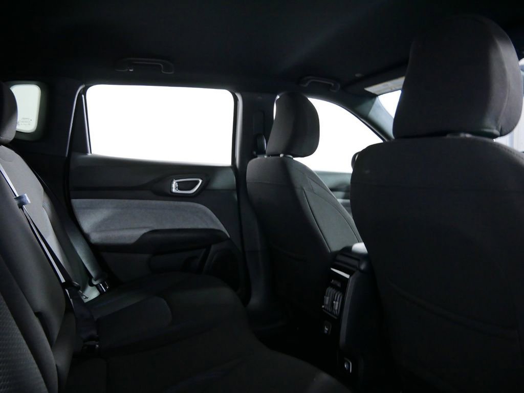 Used 2024 Jeep Compass Sport image 22