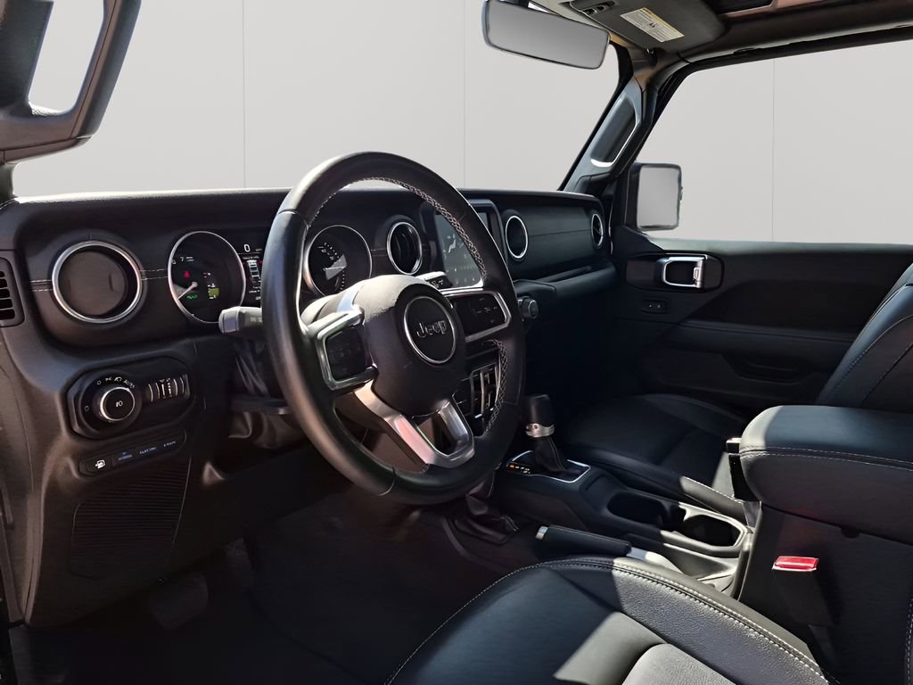 Used 2022 Jeep Wrangler Unlimited Sahara w/ Cold Weather Group image 28