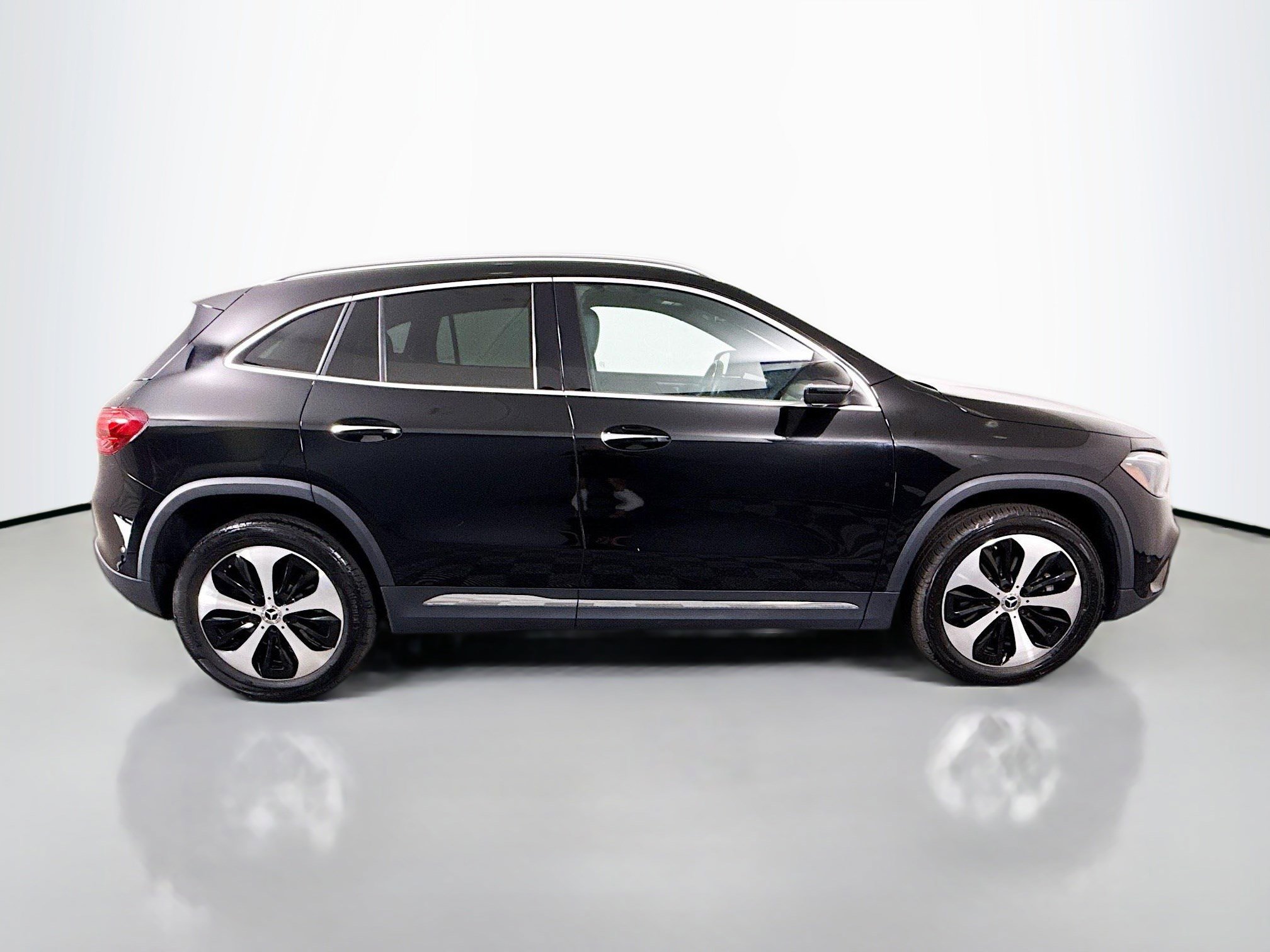 Used 2025 Mercedes-Benz GLA 250 image 11