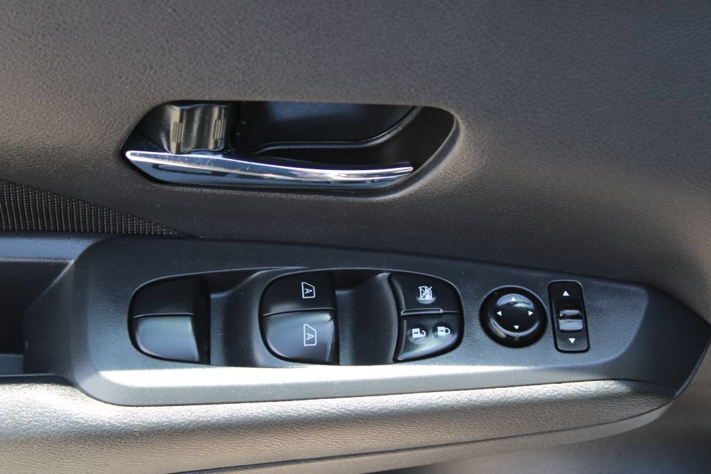 Used 2021 Nissan Kicks SV FWD image 27
