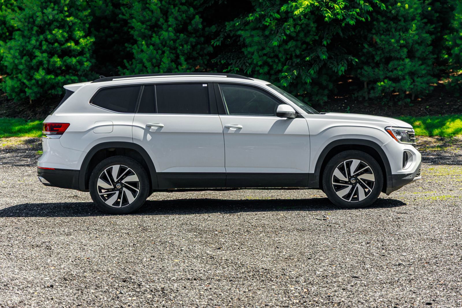 Used 2024 Volkswagen Atlas SE AWD/4WD image 10