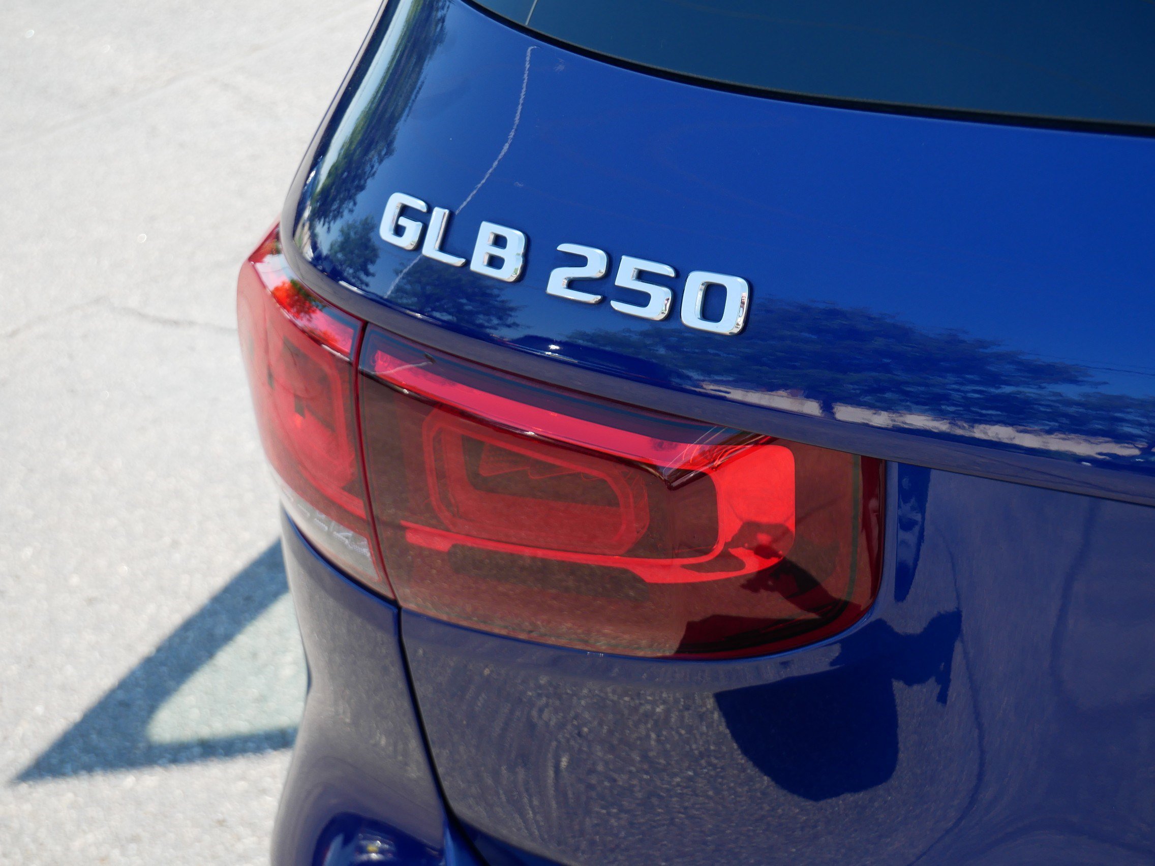 Used 2022 Mercedes-Benz GLB 250 4MATIC image 17
