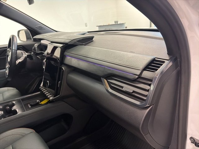 Used 2025 GMC Acadia AT4 image 37