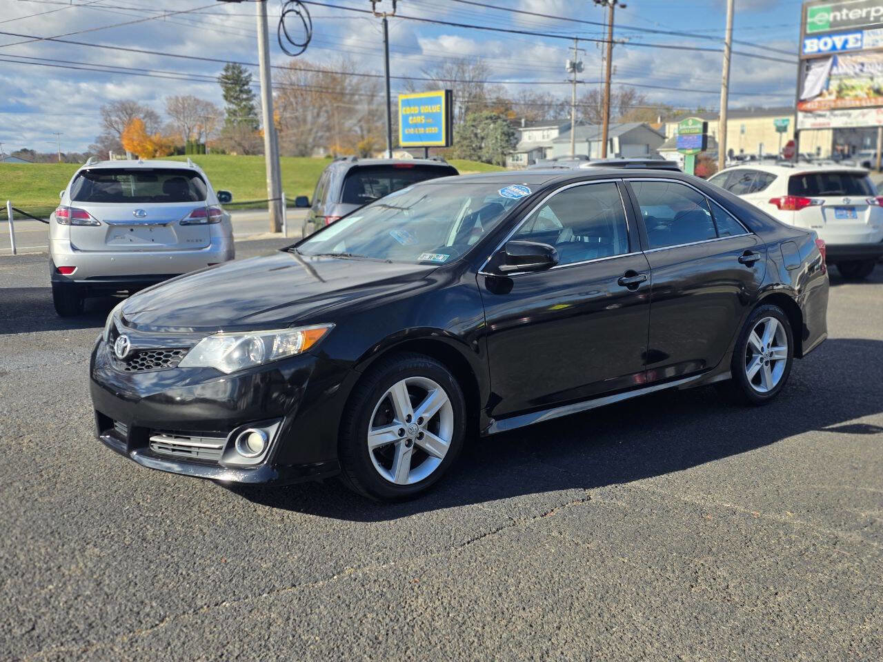 Used 2014 Toyota Camry SE image 1