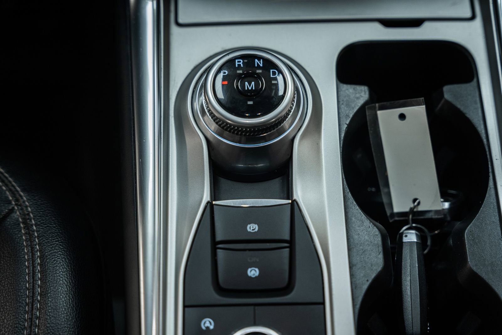 Certified 2020 Ford Explorer XLT w/ Equipment Group 202A image 32