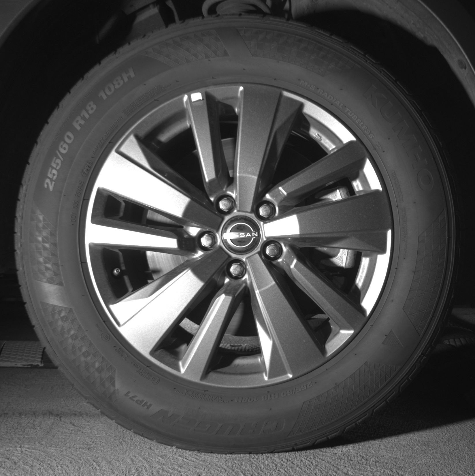 Used 2025 Nissan Pathfinder SV image 13