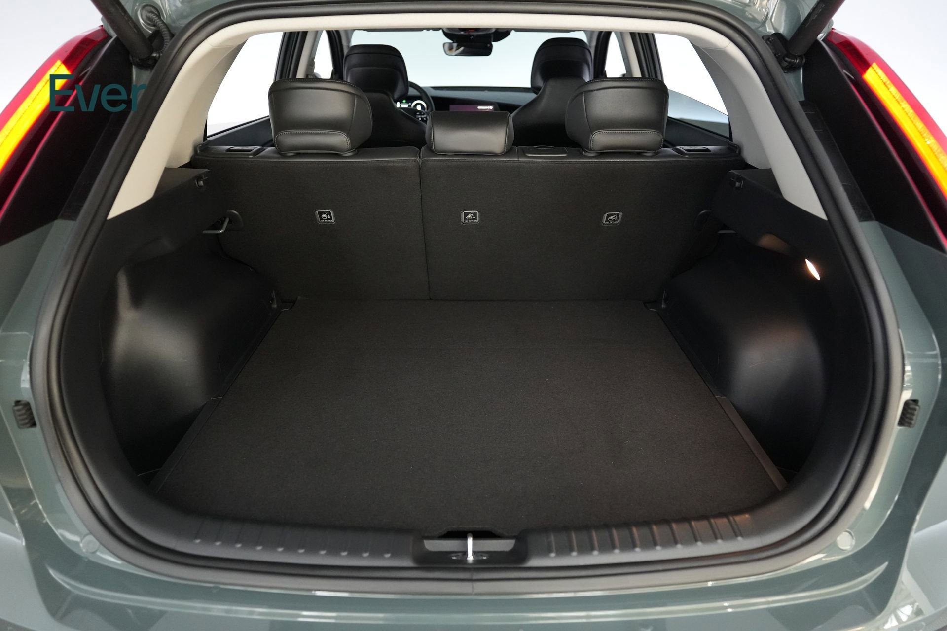 Used 2025 Kia Niro Wind w/ Wind Preserve Package FWD image 8