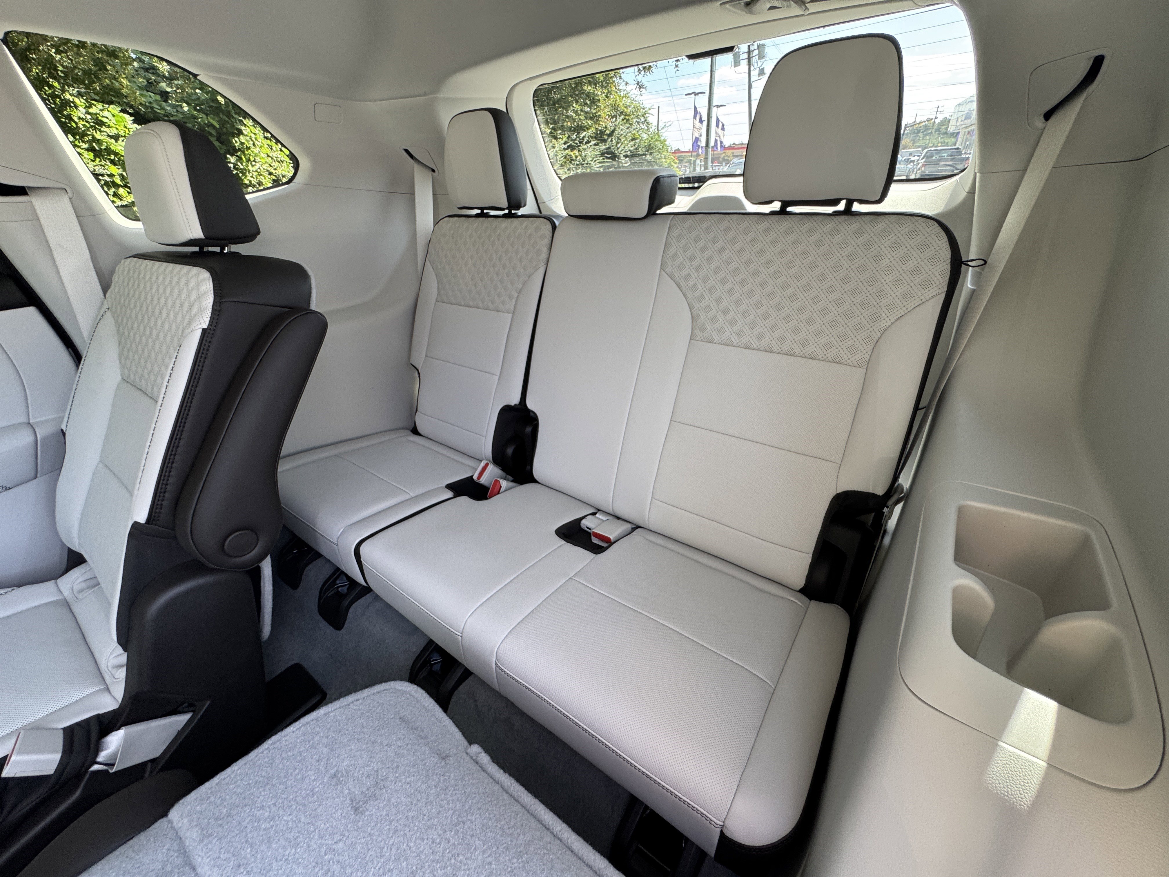 New 2026 GMC Acadia Denali w/ Super Cruise Package image 16