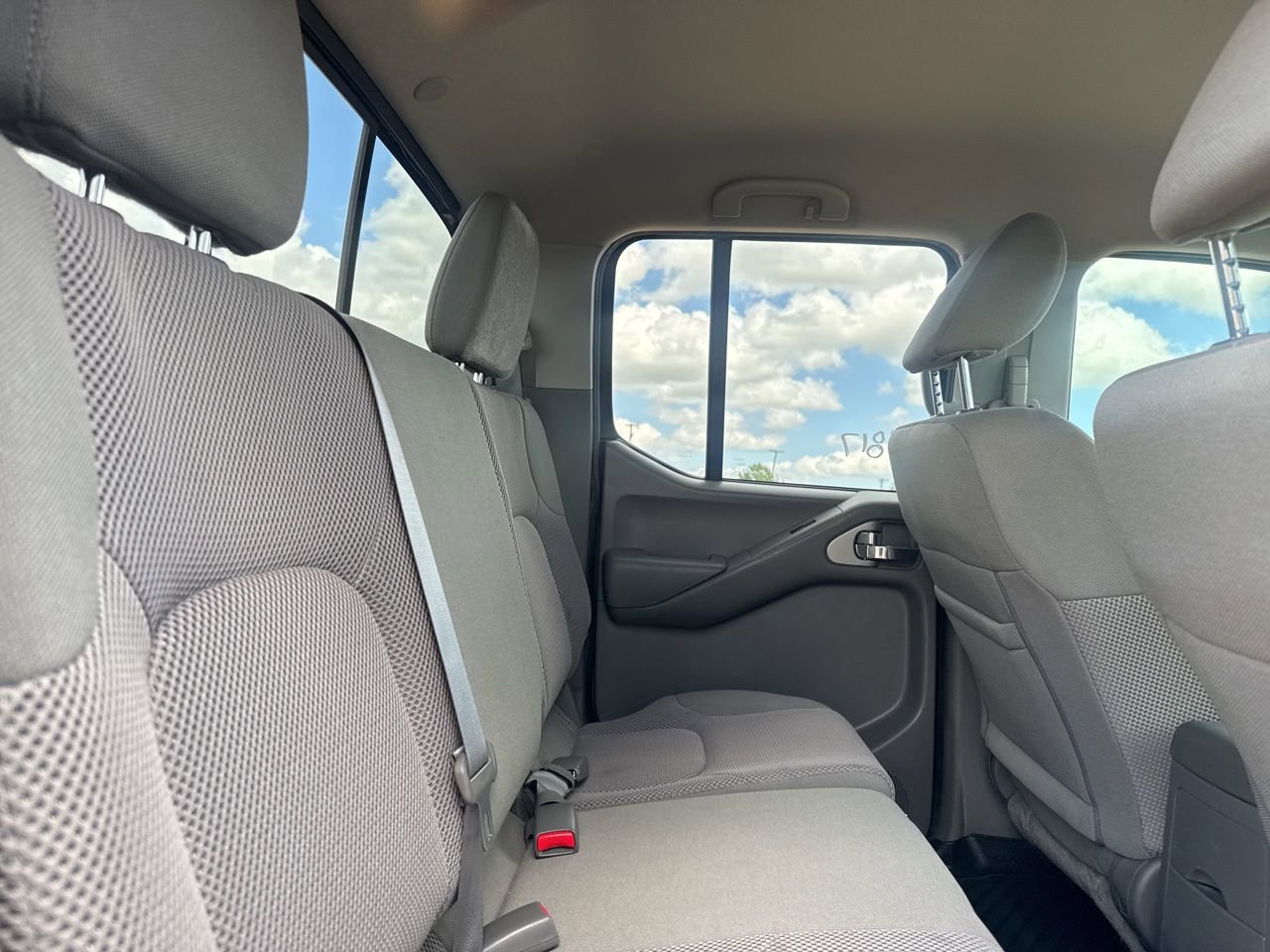 Used 2020 Nissan Frontier SV w/ Midnight Edition Floor Mats image 35