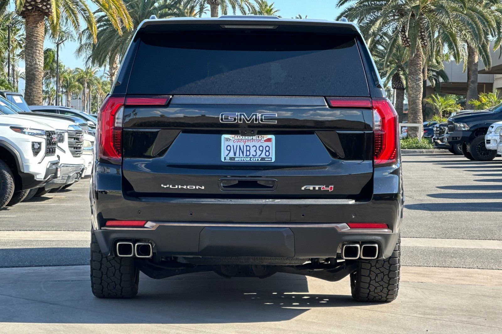 Certified 2025 GMC Yukon XL AT4 Ultimate AWD/4WD image 5