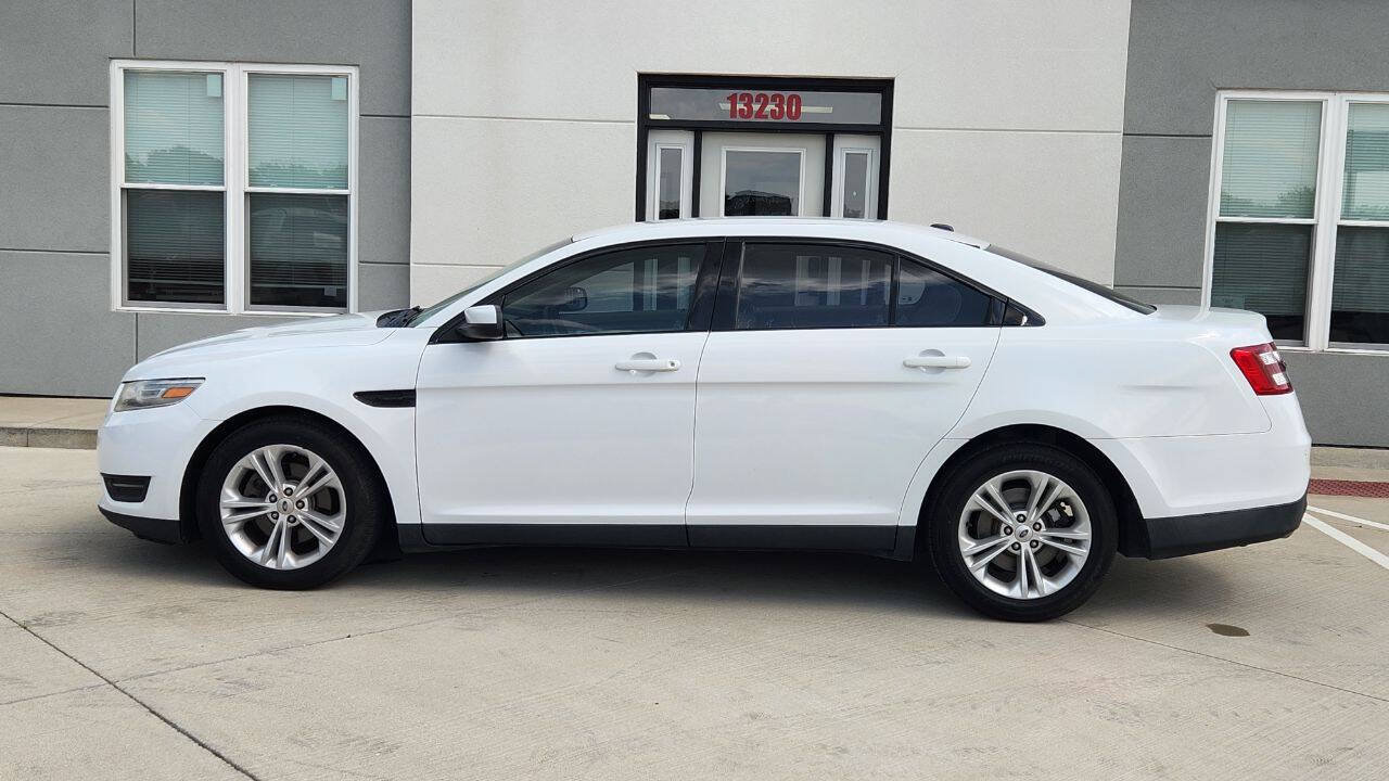 Used 2014 Ford Taurus SEL w/ Equipment Group 201A FWD image 3