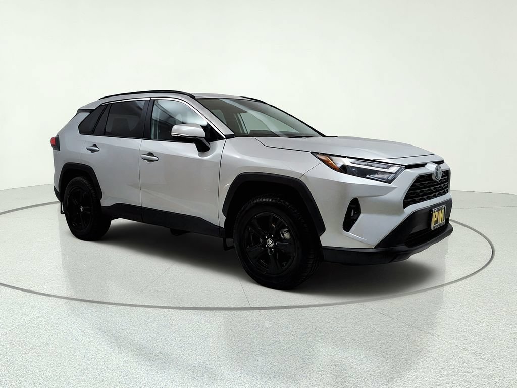 Used 2025 Toyota RAV4 XLE w/ Convenience Package AWD/4WD image 10